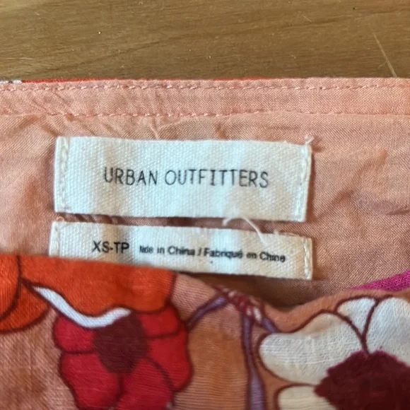 Floral urban skirt - Picture 2 of 3